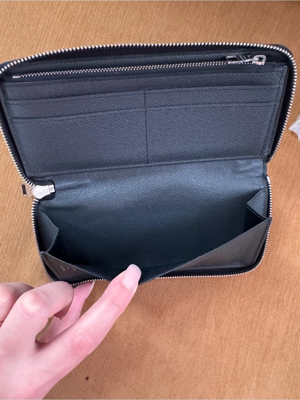 Louis Vuitton Zippy Leather long wallet Organizer Black Taiga